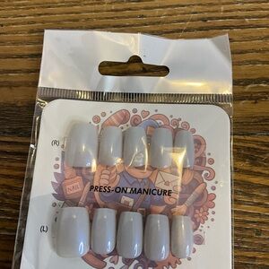 Gray Press-On Manicure Set